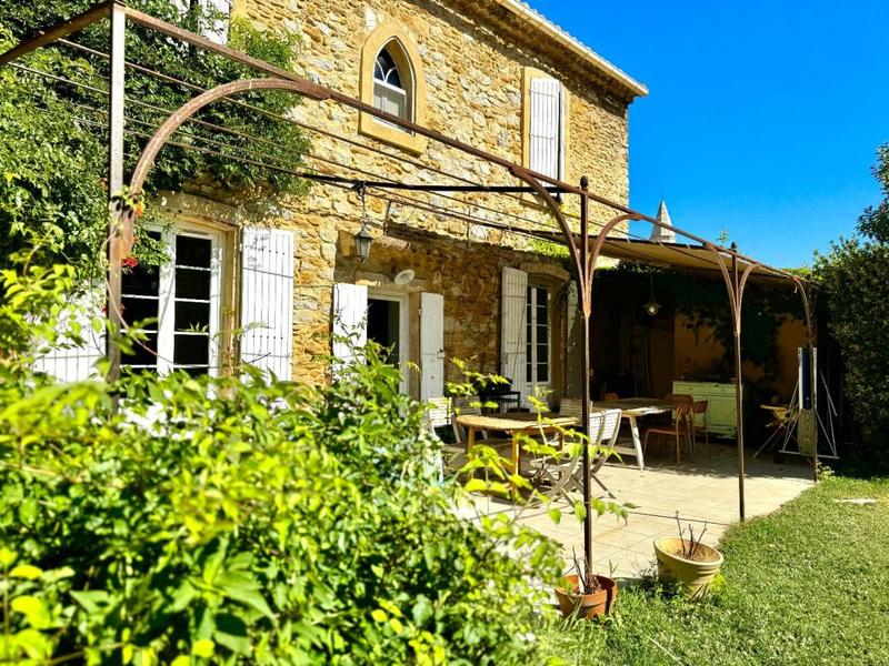 Maison - 208 m² - 7 pièces