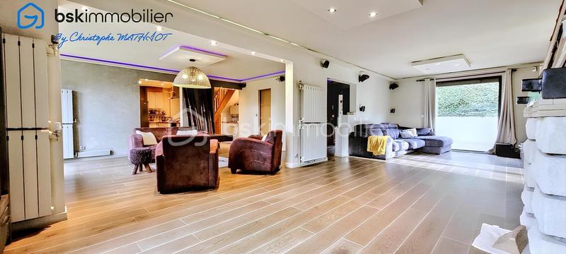 Propriété - 288 m² - 12 pièces