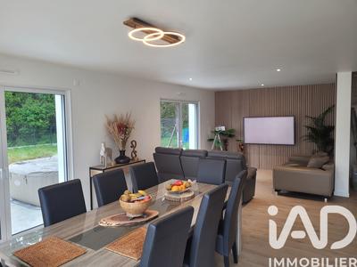 Maison - 158 m² - 5 pièces