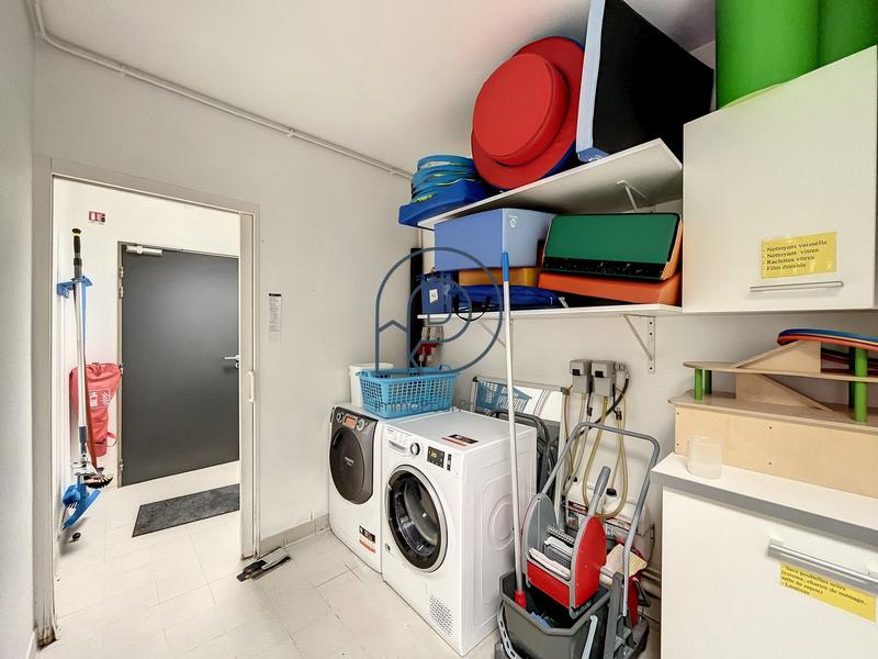 Local d'activités - 218 m²