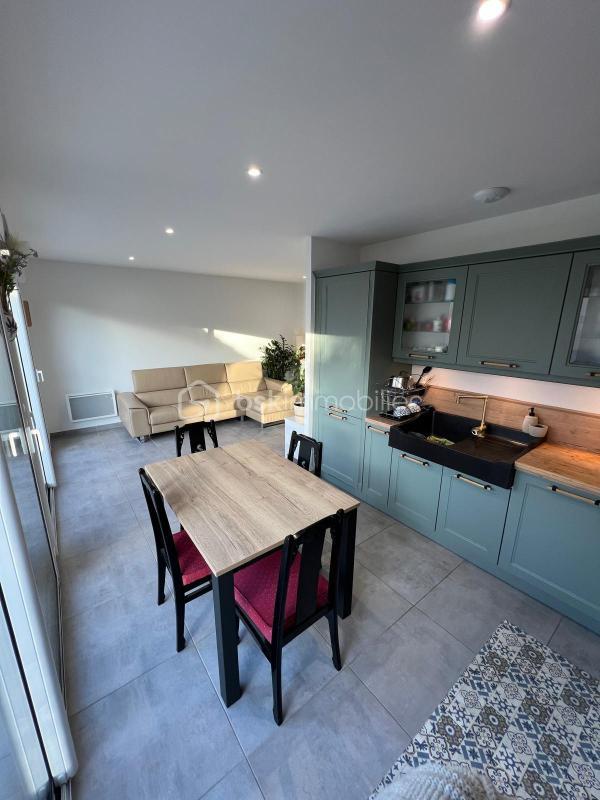 Maison - 90 m² - 4 pièces