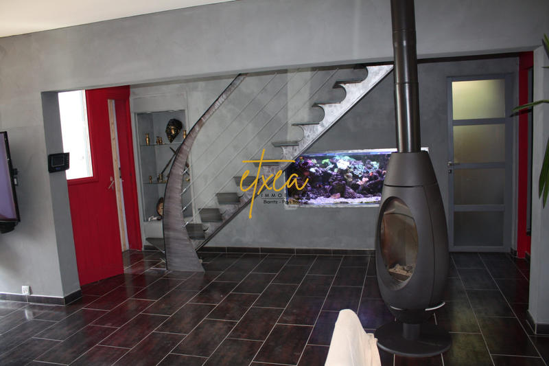 Villa - 264 m² - 10 pièces