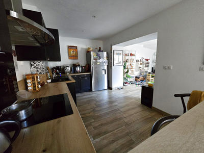 Maison - 235 m² - 10 pièces