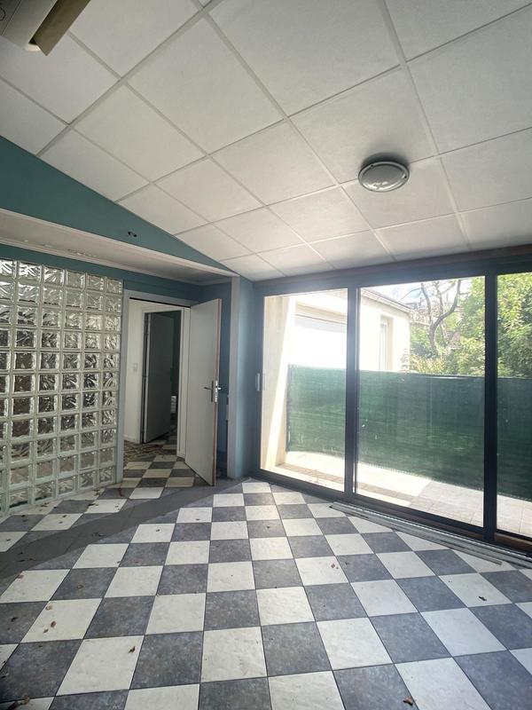 Maison - 250 m² - 9 pièces