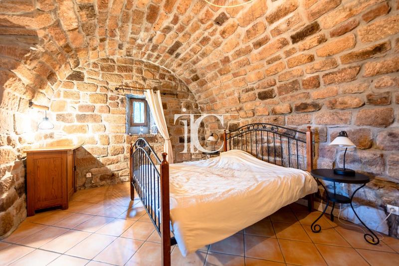 Maison - 301 m² - 8 pièces