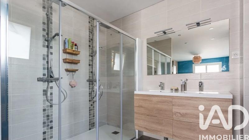 Maison - 170 m² - 8 pièces