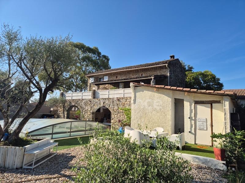 Maison en pierre - 180 m² - 6 pièces