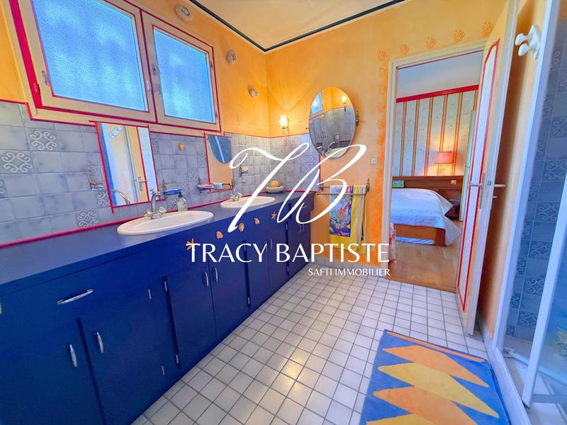 Maison - 334 m² - 9 pièces