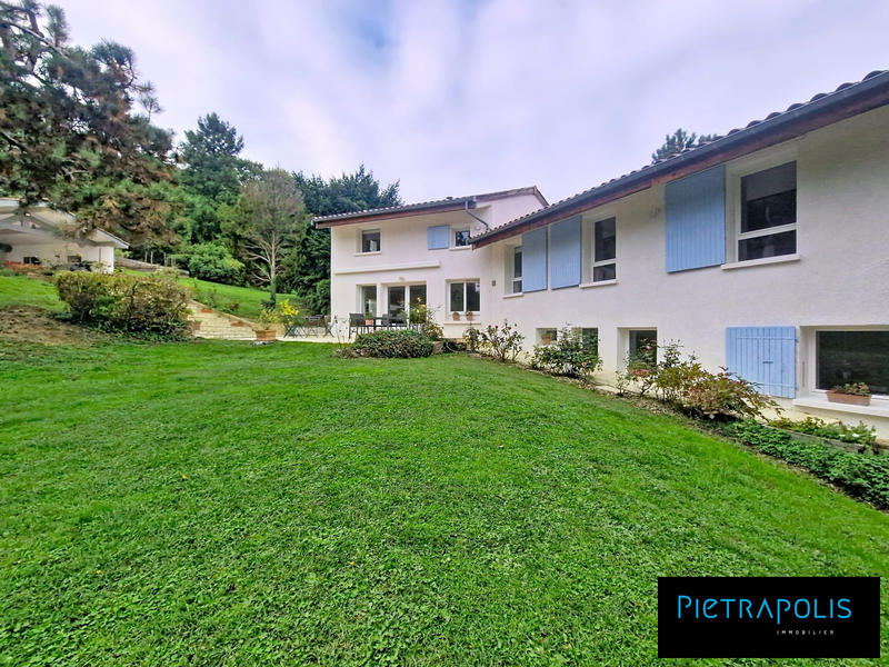 Villa - 265 m² - 7 pièces