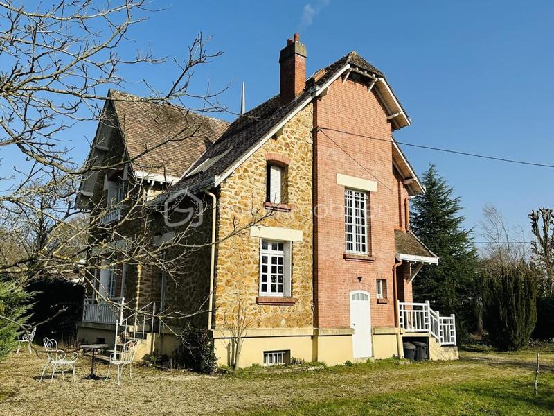 Demeure - 140 m² - 5 pièces