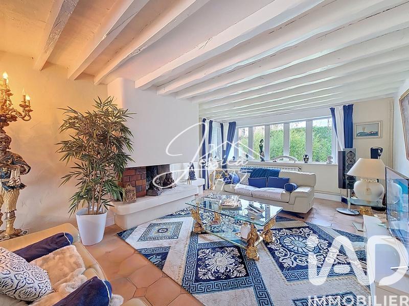 Maison - 260 m² - 10 pièces