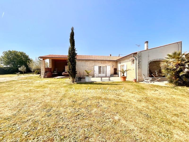 Maison - 244 m² - 5 pièces