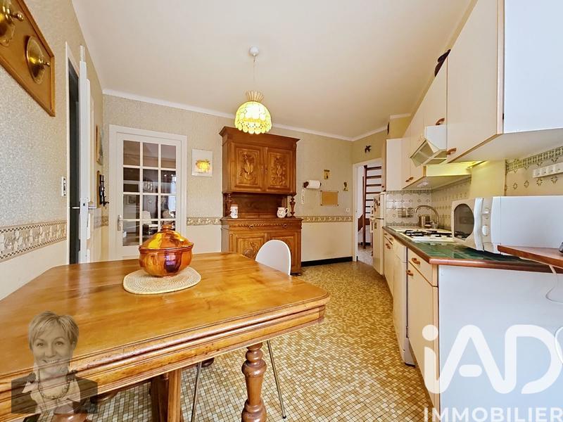 Maison - 228 m² - 8 pièces