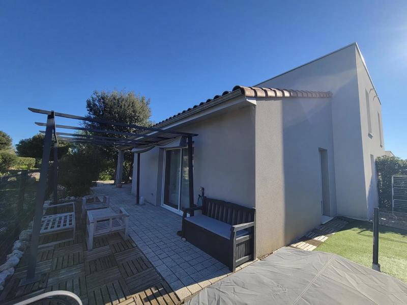 Maison - 98 m² - 5 pièces