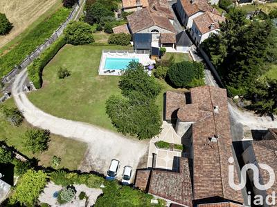 Maison - 360 m² - 19 pièces