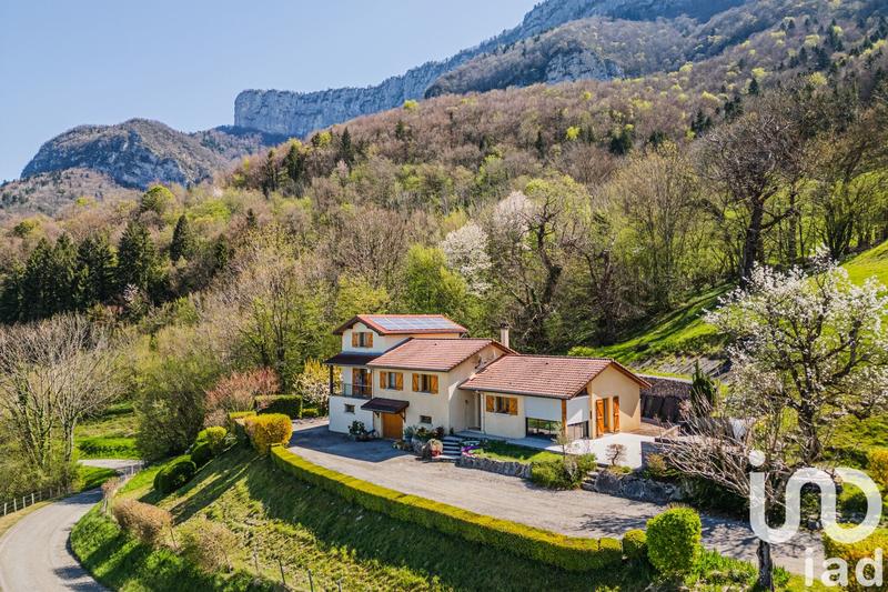 Maison - 255 m² - 7 pièces