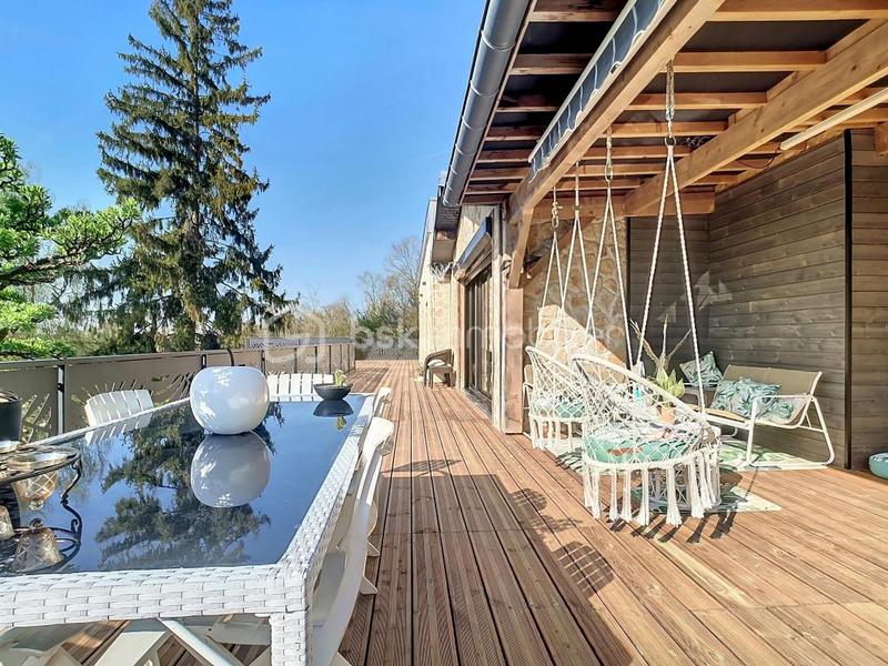 Demeure - 310 m² - 8 pièces