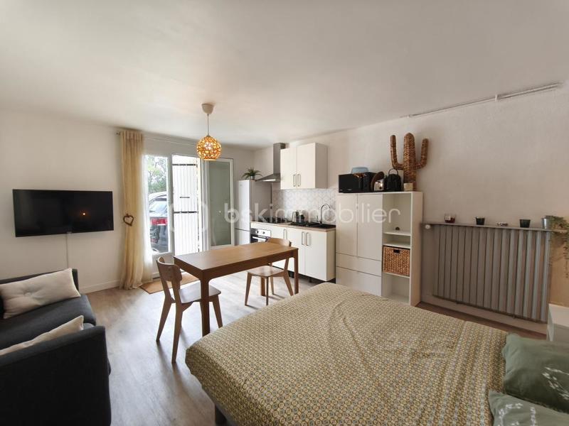 Maison - 250 m² - 8 pièces