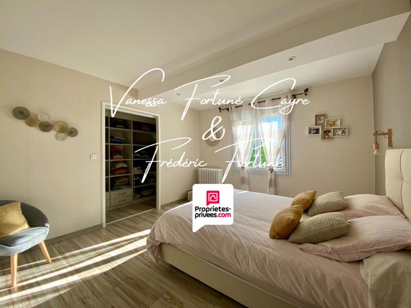 Maison - 212 m² - 5 pièces