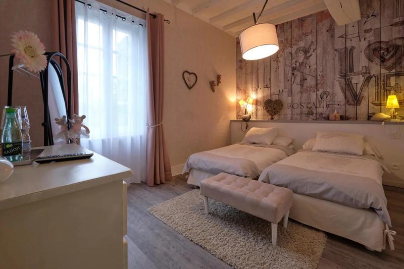 Moulin - 590 m² - 5 pièces