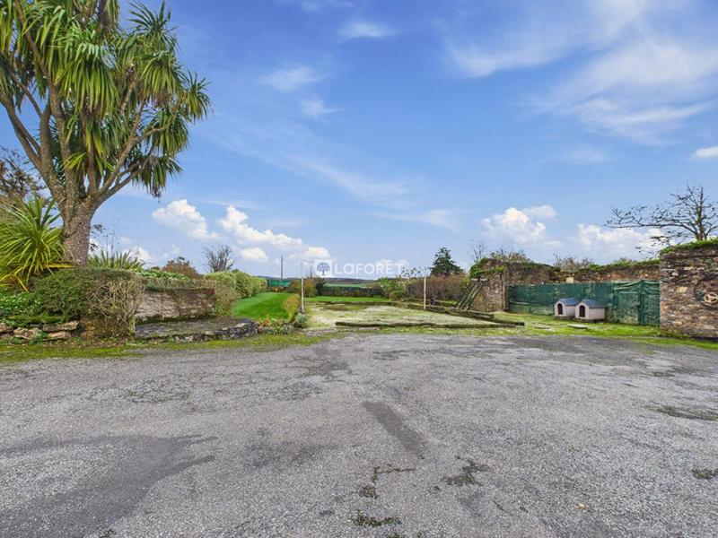 Maison - 669 m² - 18 pièces