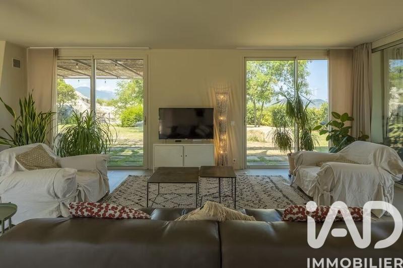 Maison - 180 m² - 4 pièces