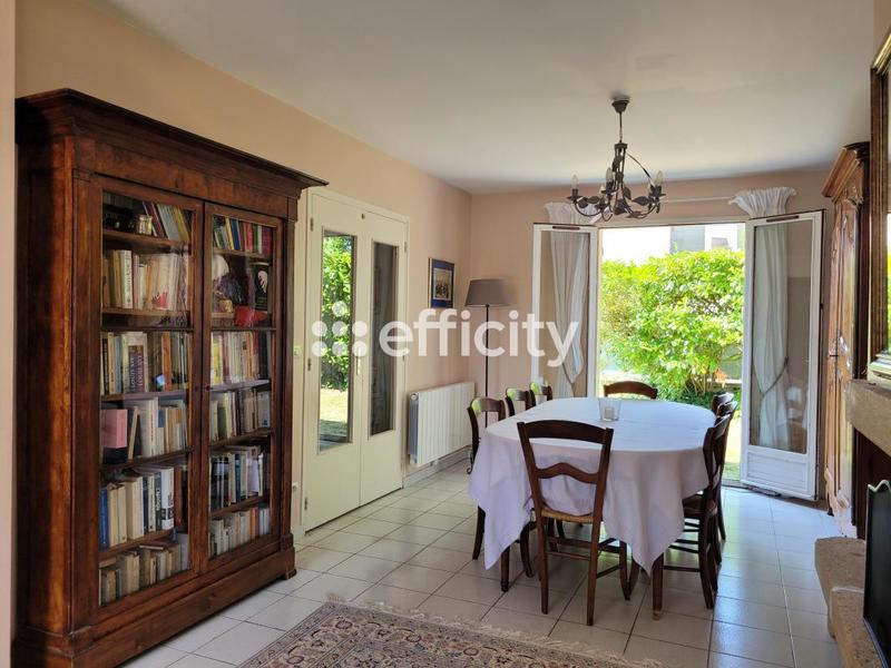 Maison - 206 m² - 9 pièces