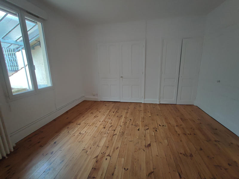 Appartement - 100 m² - 5 pièces