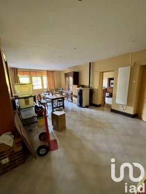 Maison - 245 m² - 12 pièces