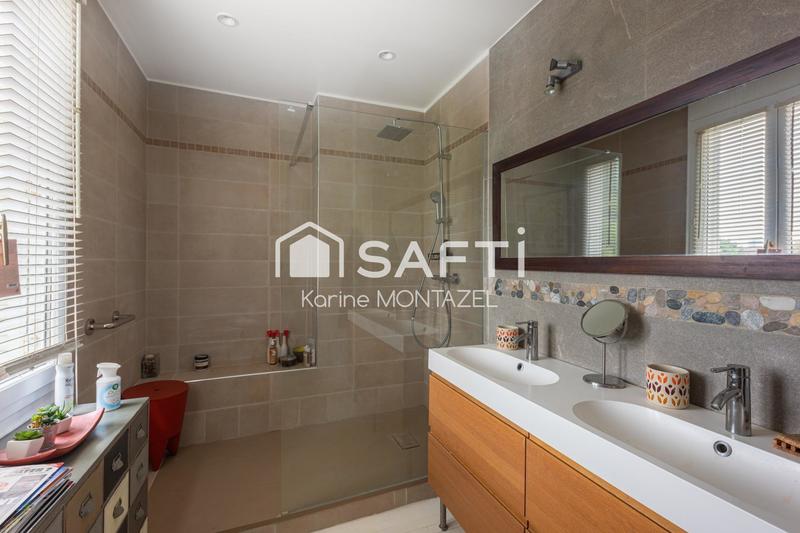 Maison - 166 m² - 6 pièces