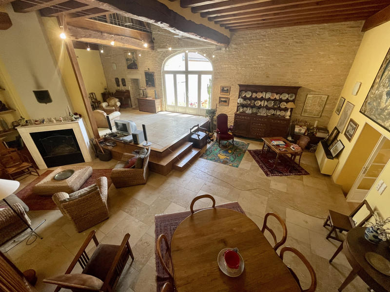 Maison - 372 m² - 9 pièces