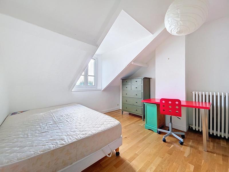 Maison - 317 m² - 9 pièces