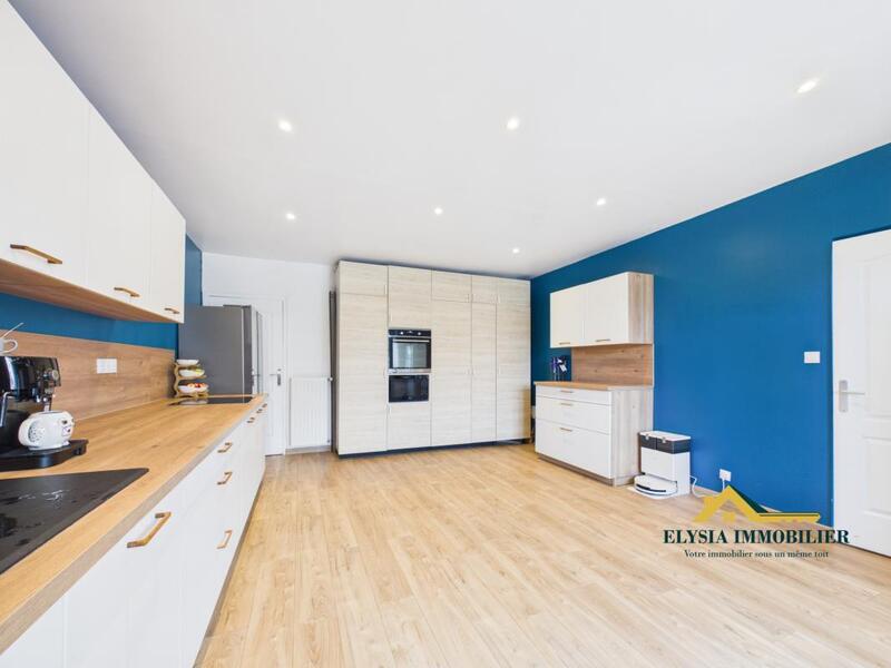 Maison - 225 m² - 7 pièces