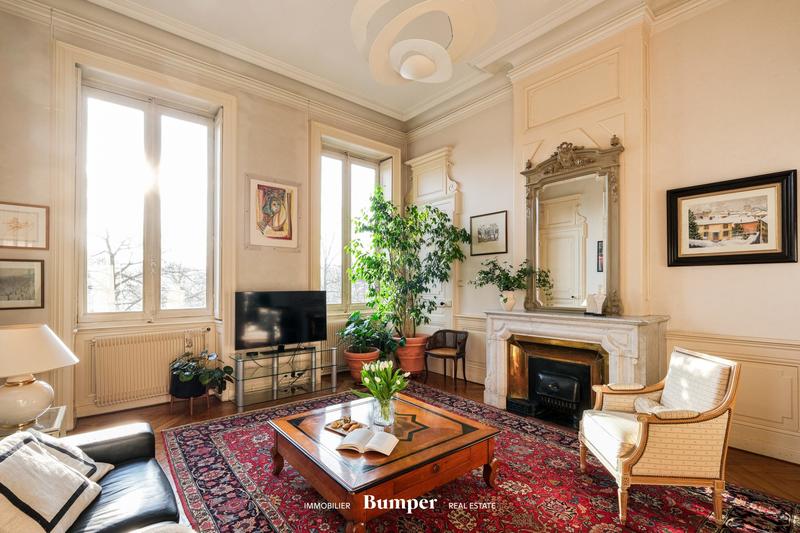 Appartement - 179 m² - 6 pièces