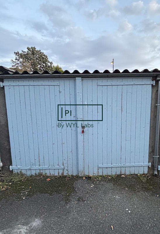 Parking / Garage - 18 m²