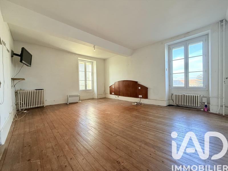 Maison - 262 m² - 8 pièces
