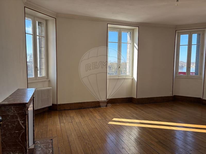 Appartement - 90 m² - 3 pièces