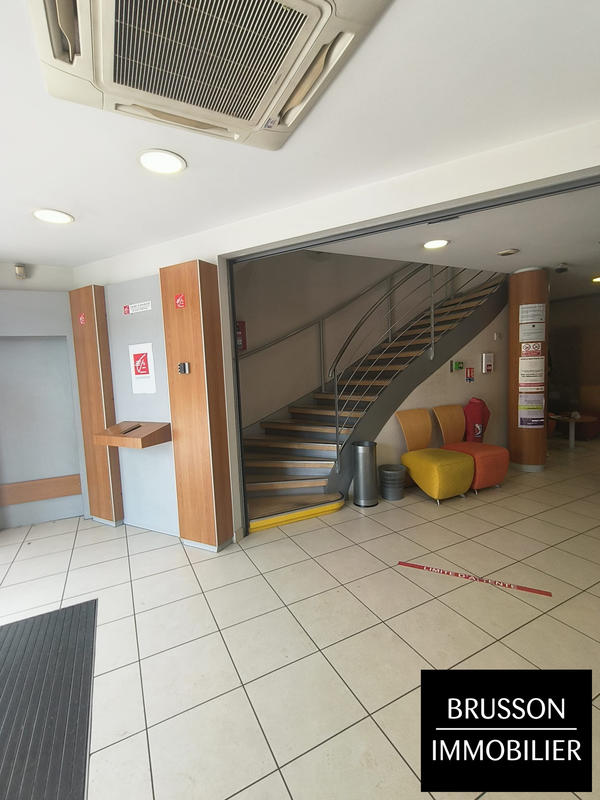 Local commercial - 318 m²