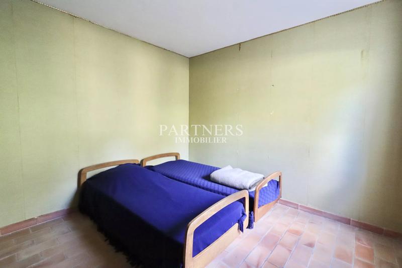 Maison - 365 m² - 11 pièces