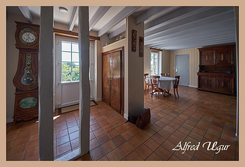 Maison - 218 m² - 8 pièces