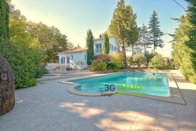 Propriété - 124 m² - 6 pièces