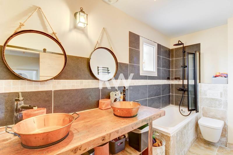 Maison - 101 m² - 5 pièces