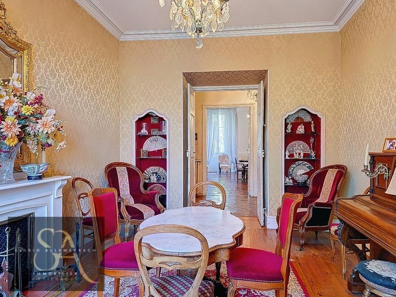 Immeuble - 1 100 m² - 15 pièces