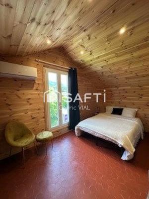 Maison - 136 m² - 5 pièces