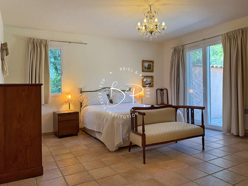 Maison - 186 m² - 6 pièces