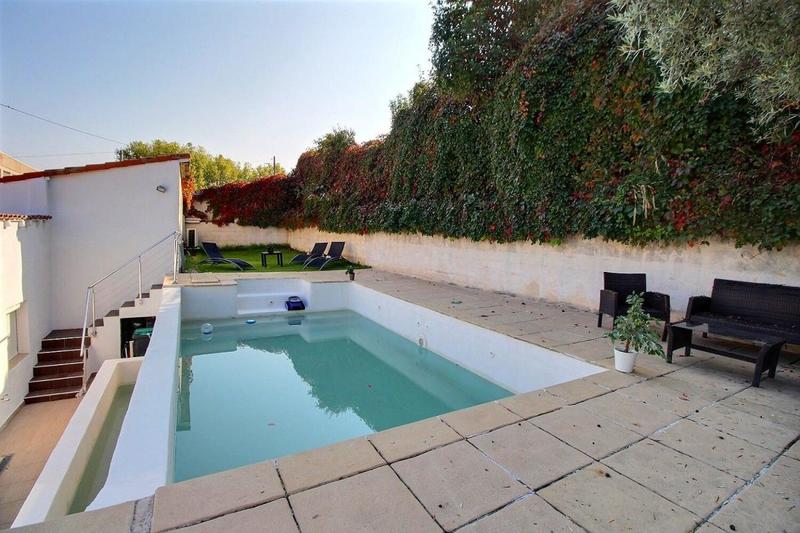 Villa - 180 m² - 4 pièces