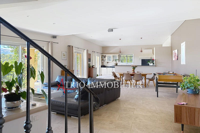 Maison - 200 m² - 5 pièces