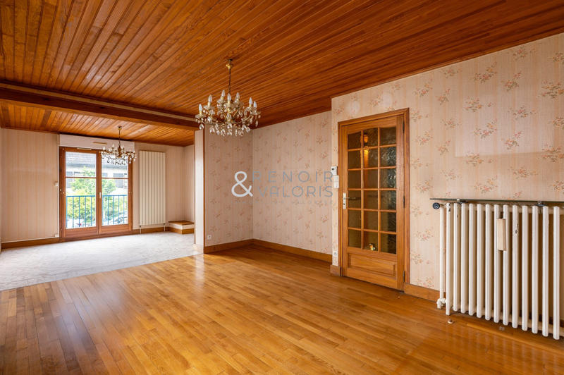 Maison - 300 m² - 7 pièces