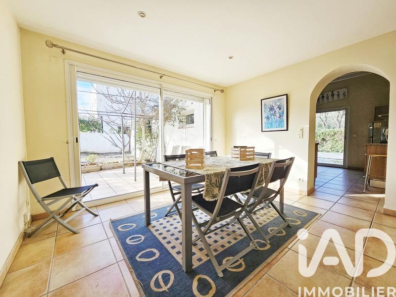 Maison - 202 m² - 5 pièces