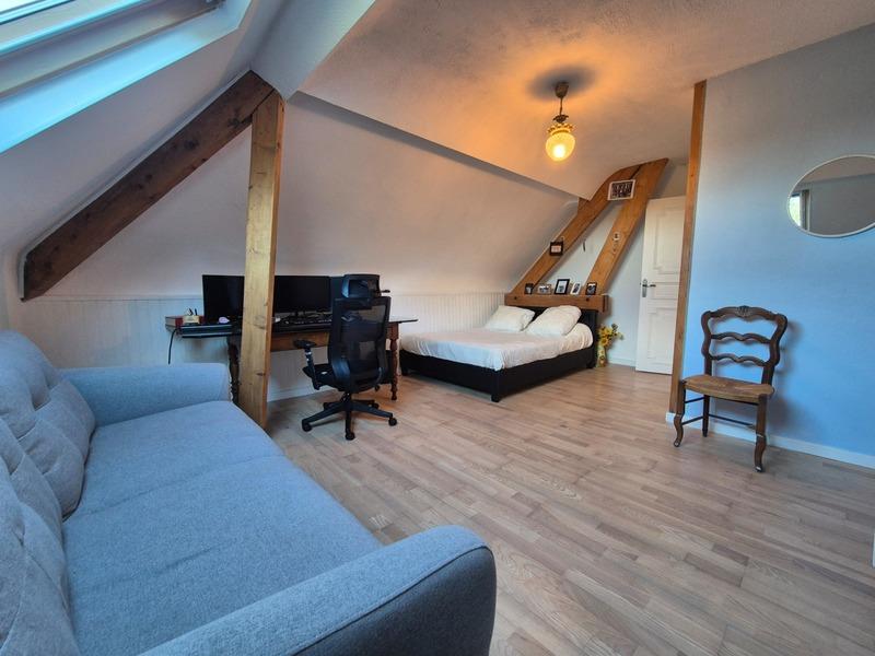 Maison - 303 m² - 11 pièces